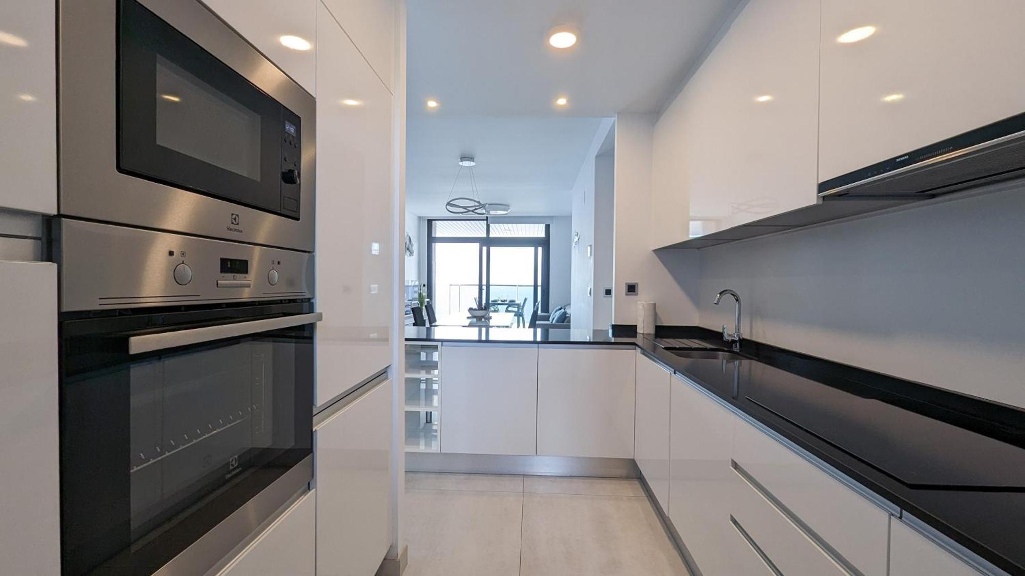 Sunset Waves Sea View Apartments Μπένιντορμ Εξωτερικό φωτογραφία