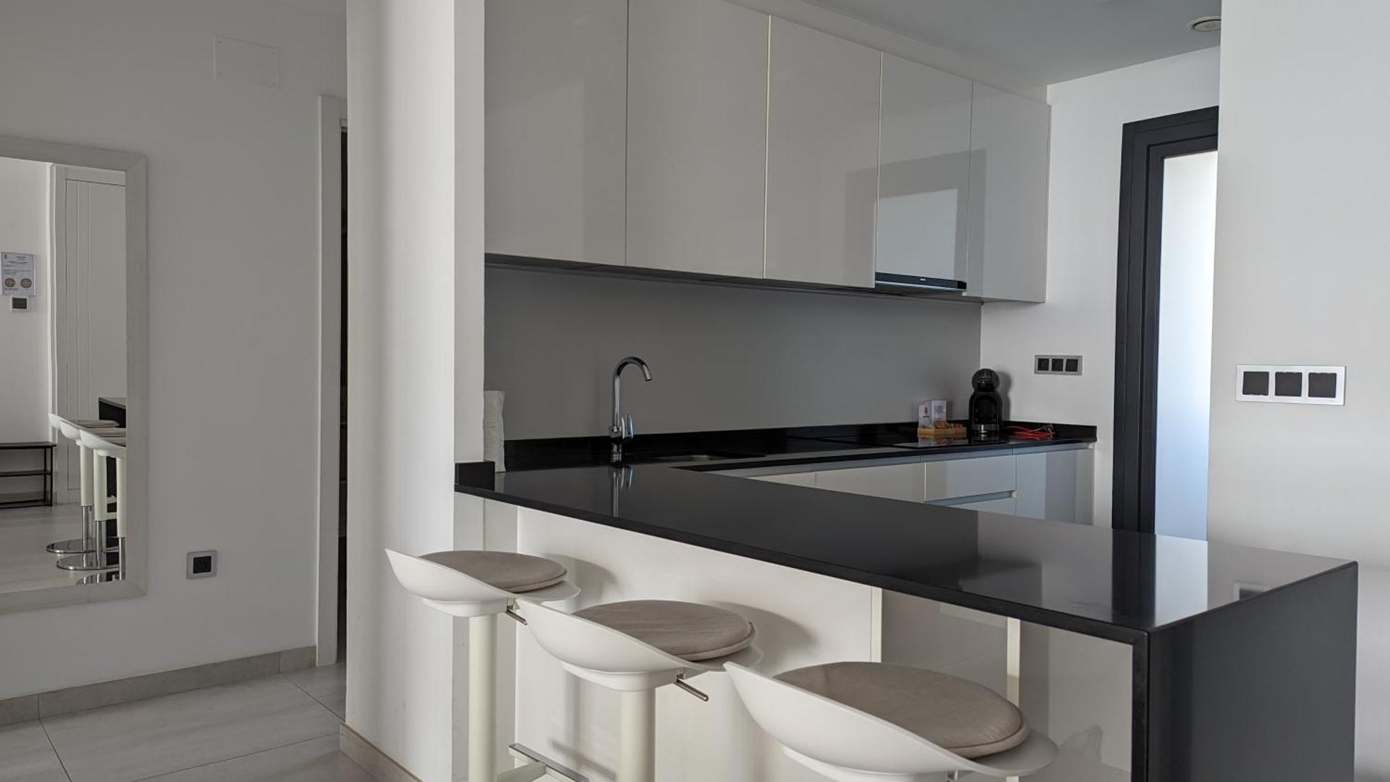 Sunset Waves Sea View Apartments Μπένιντορμ Εξωτερικό φωτογραφία